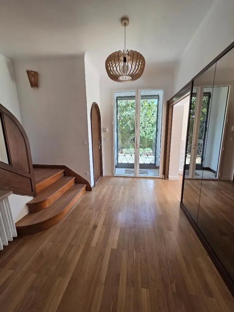 Maison à louer, 245m², Valence