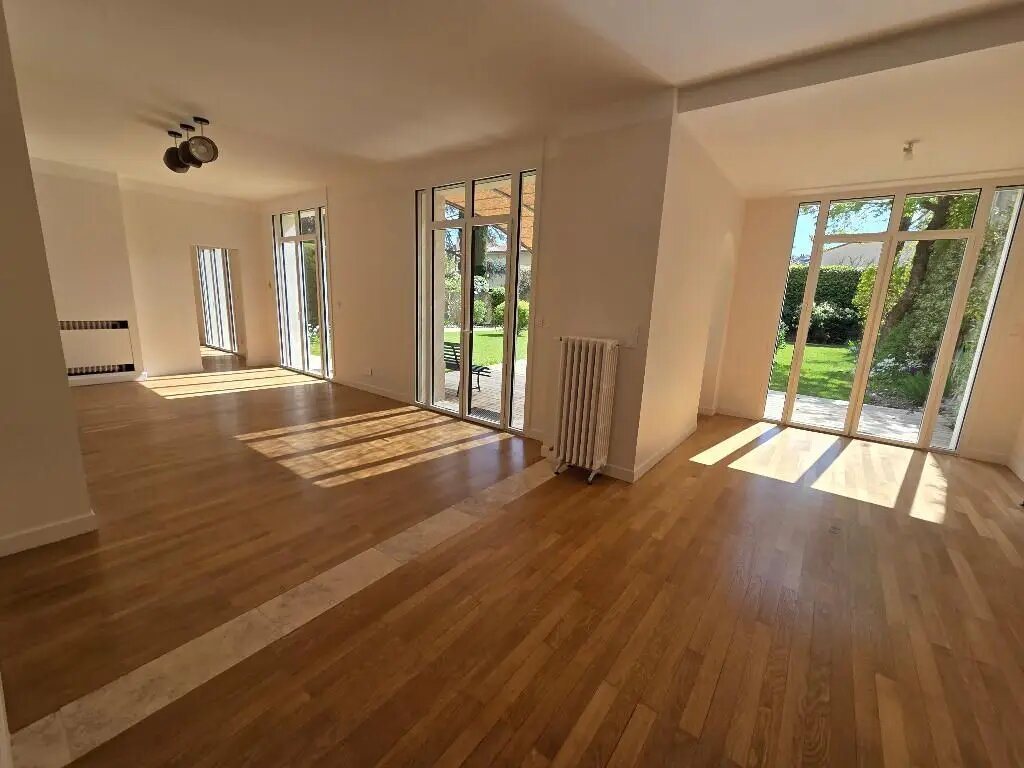 Maison à louer, 245m², Valence