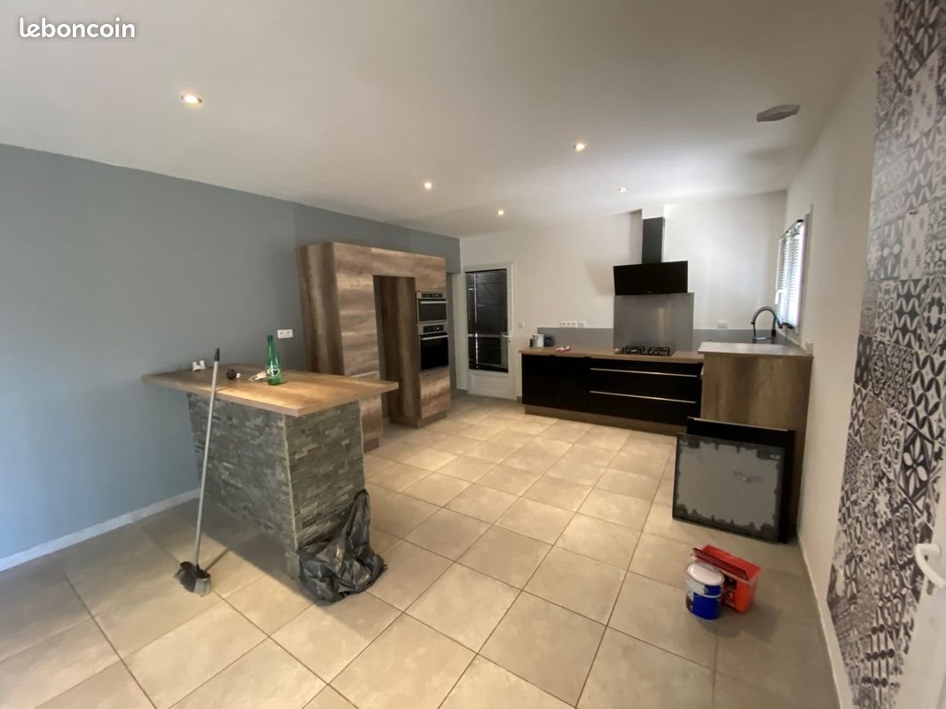 Appartement à louer, 144m², Meyreuil