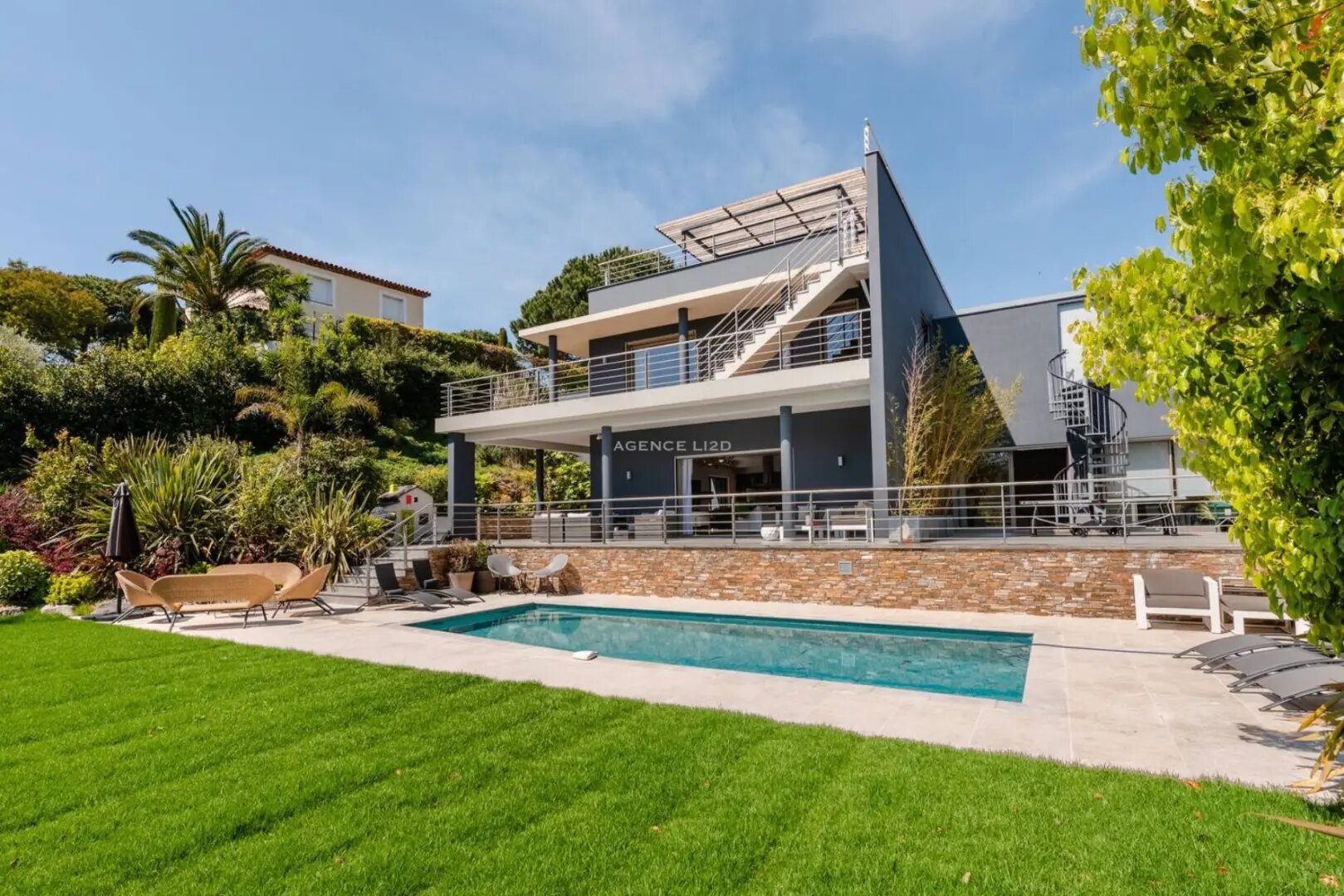 Maison à louer, 300m², Cannes-la-Bocca