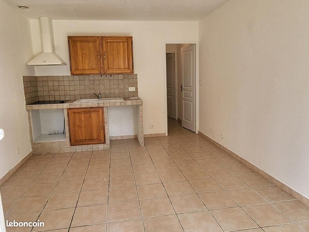Appartement à louer, 32m², Saint-Martin-de-Crau