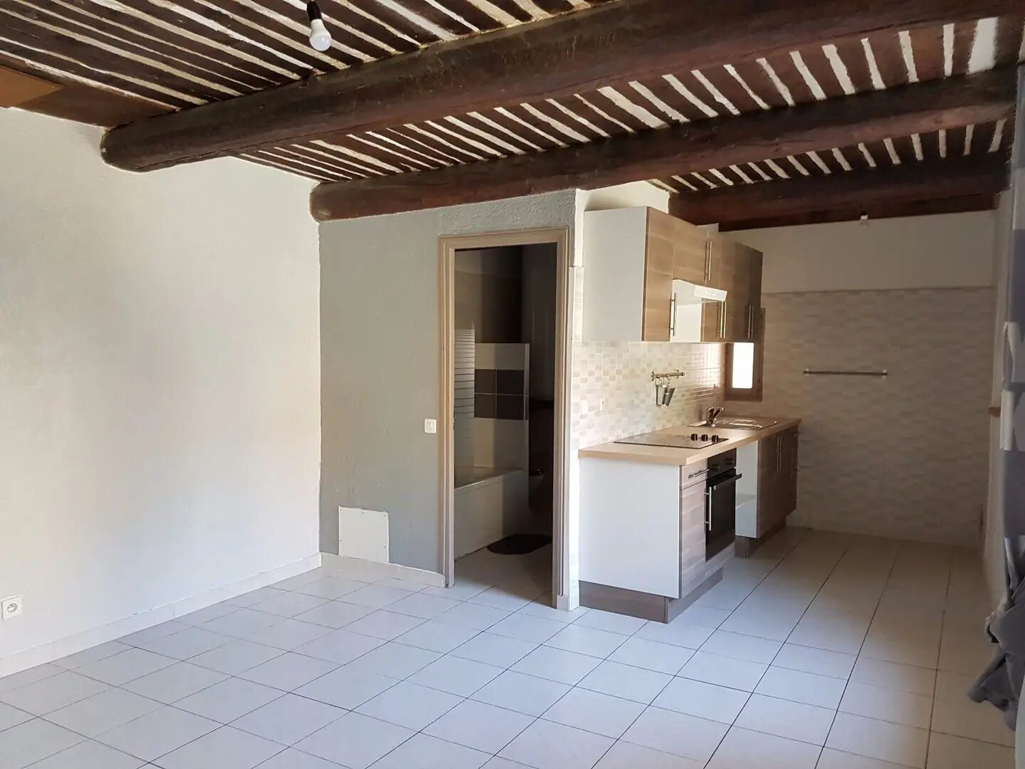 Maison à louer, 60m², Eyguières