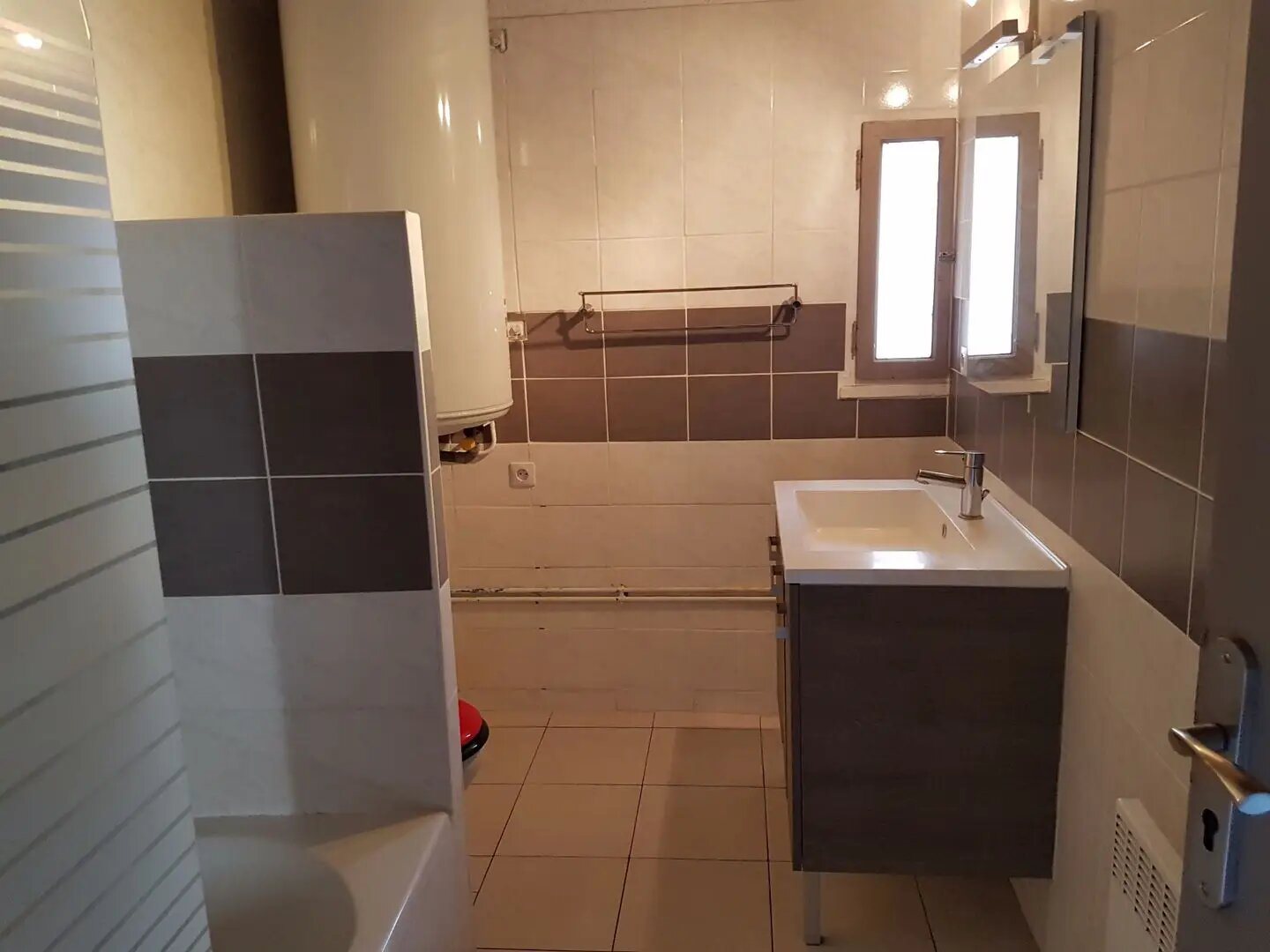 Maison à louer, 60m², Eyguières