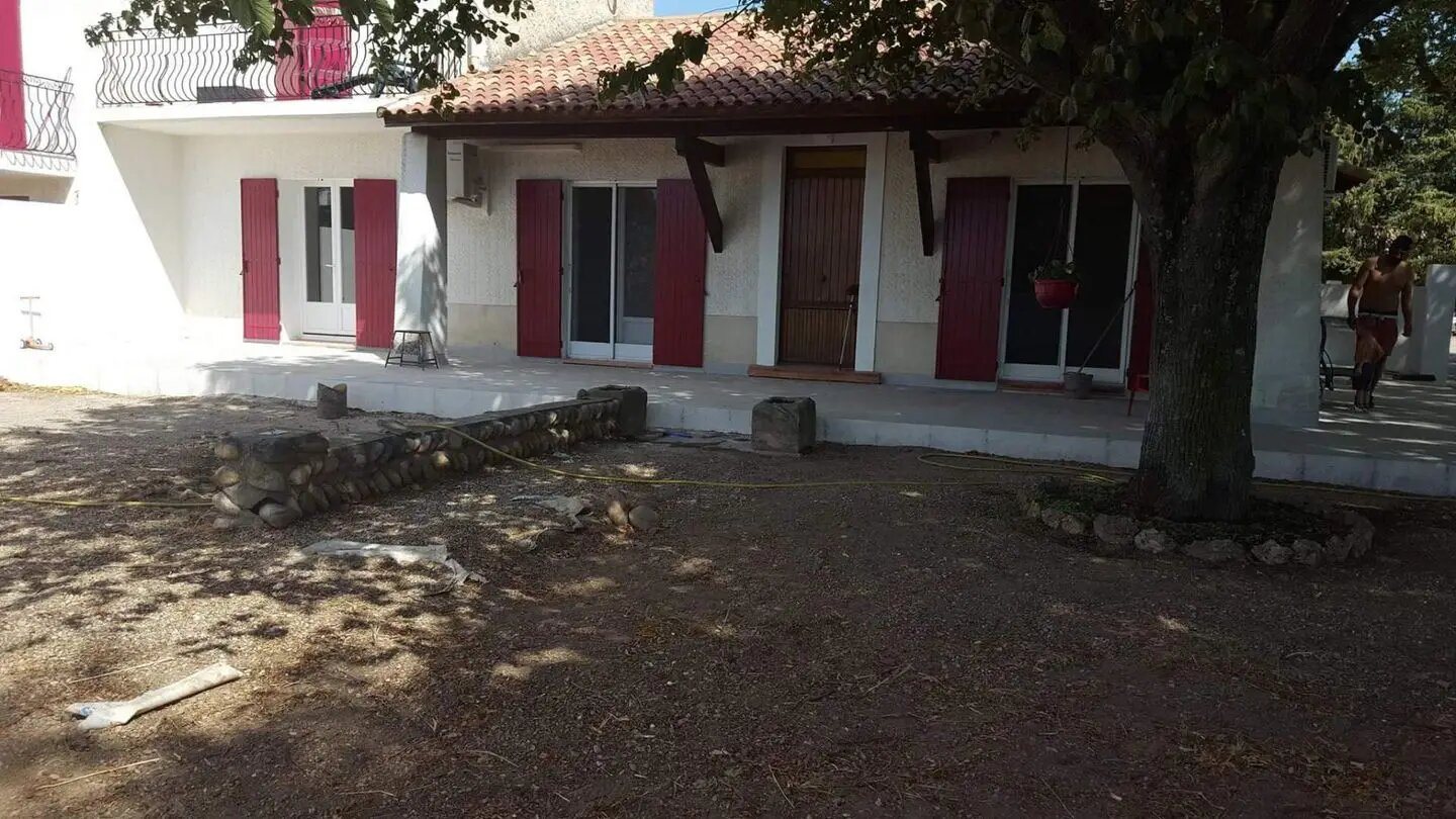 Appartement à louer, 90m², Eyguières