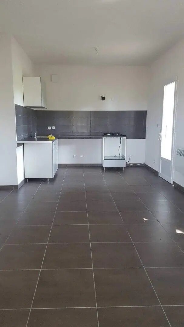 Appartement à louer, 90m², Eyguières