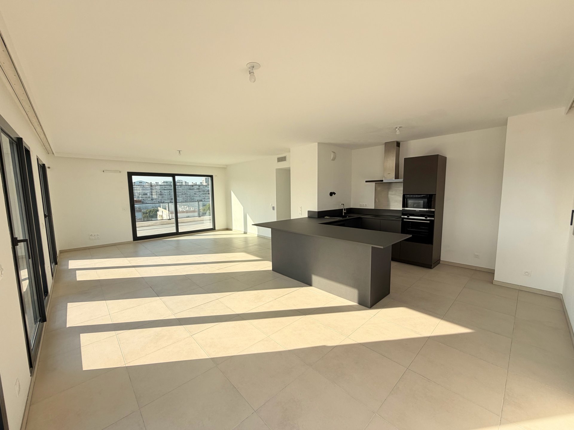 Appartement à louer, 130m², Marseille 8ème