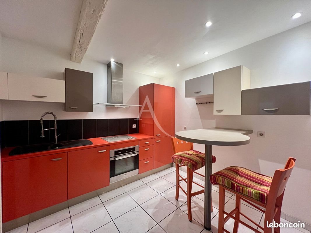 Maison à louer, 55m², Verzeille