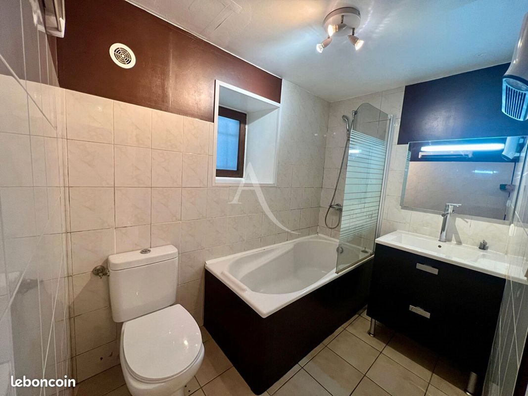 Maison à louer, 55m², Verzeille