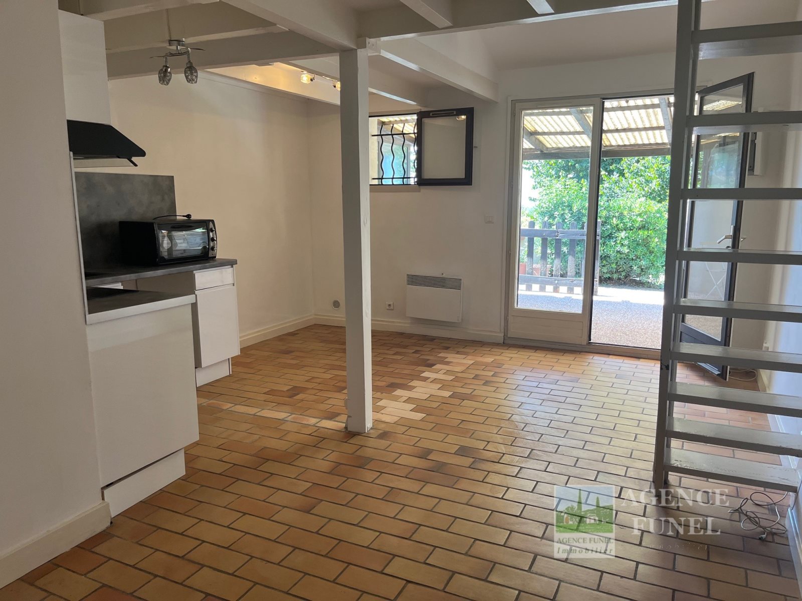 Maison à louer, 35m², Saint-Vallier-de-Thiey