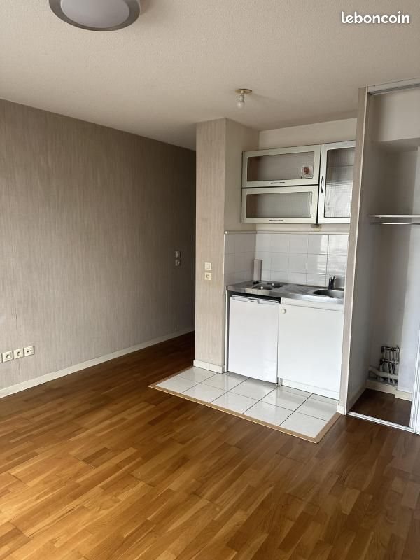 Appartement à louer, 23m², Bron