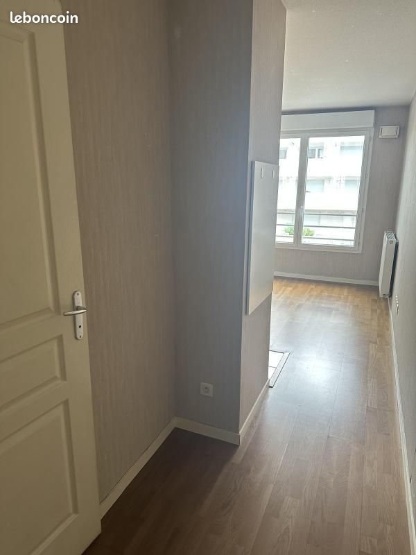 Appartement à louer, 23m², Bron