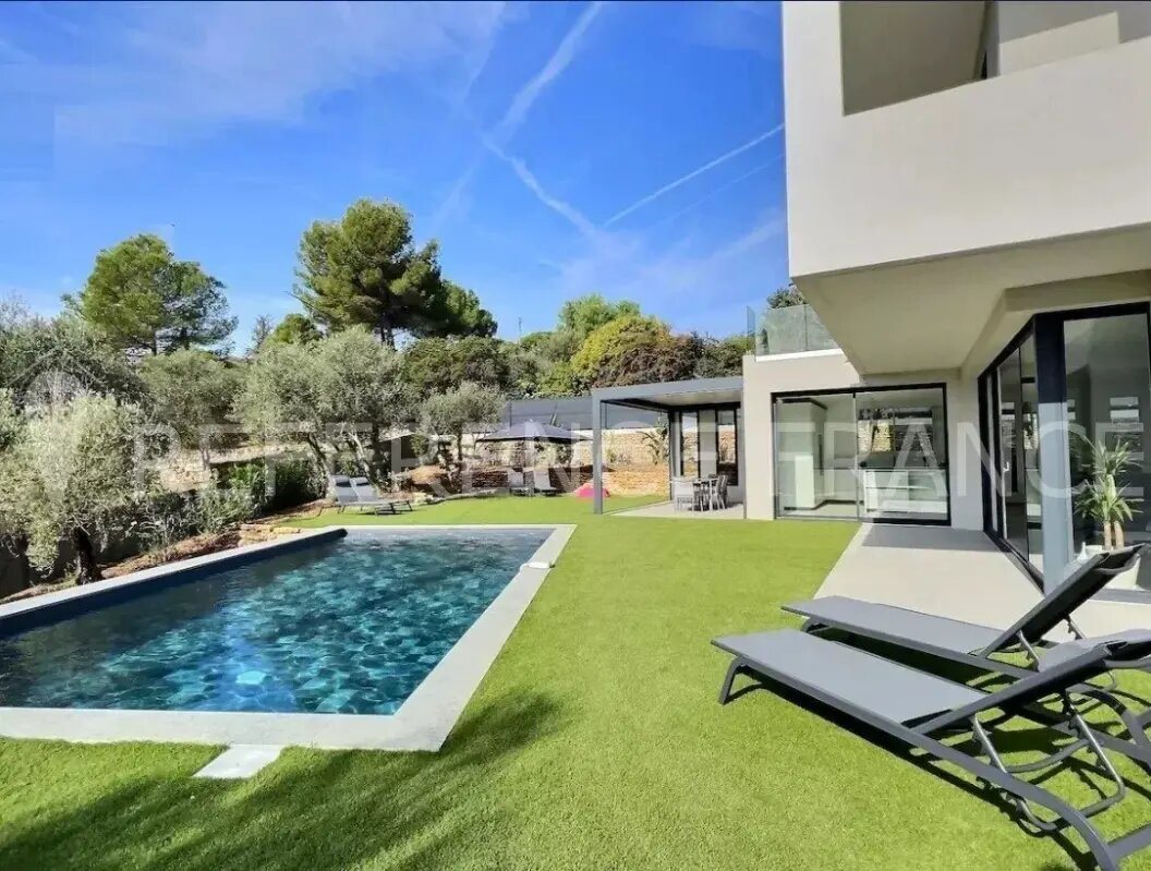 Maison à louer, 220m², Mougins