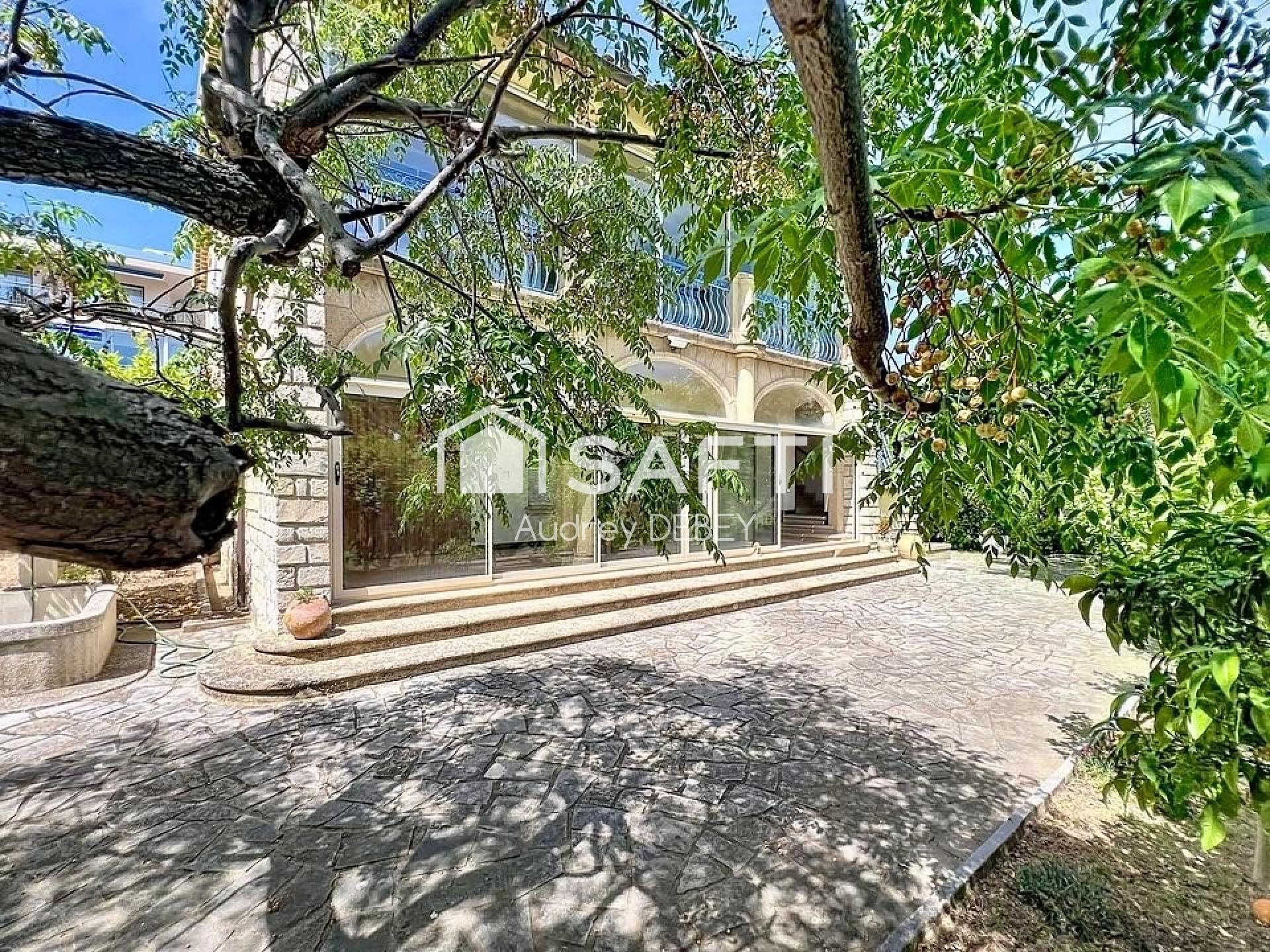 Maison à vendre, 200m², Sanary-sur-Mer