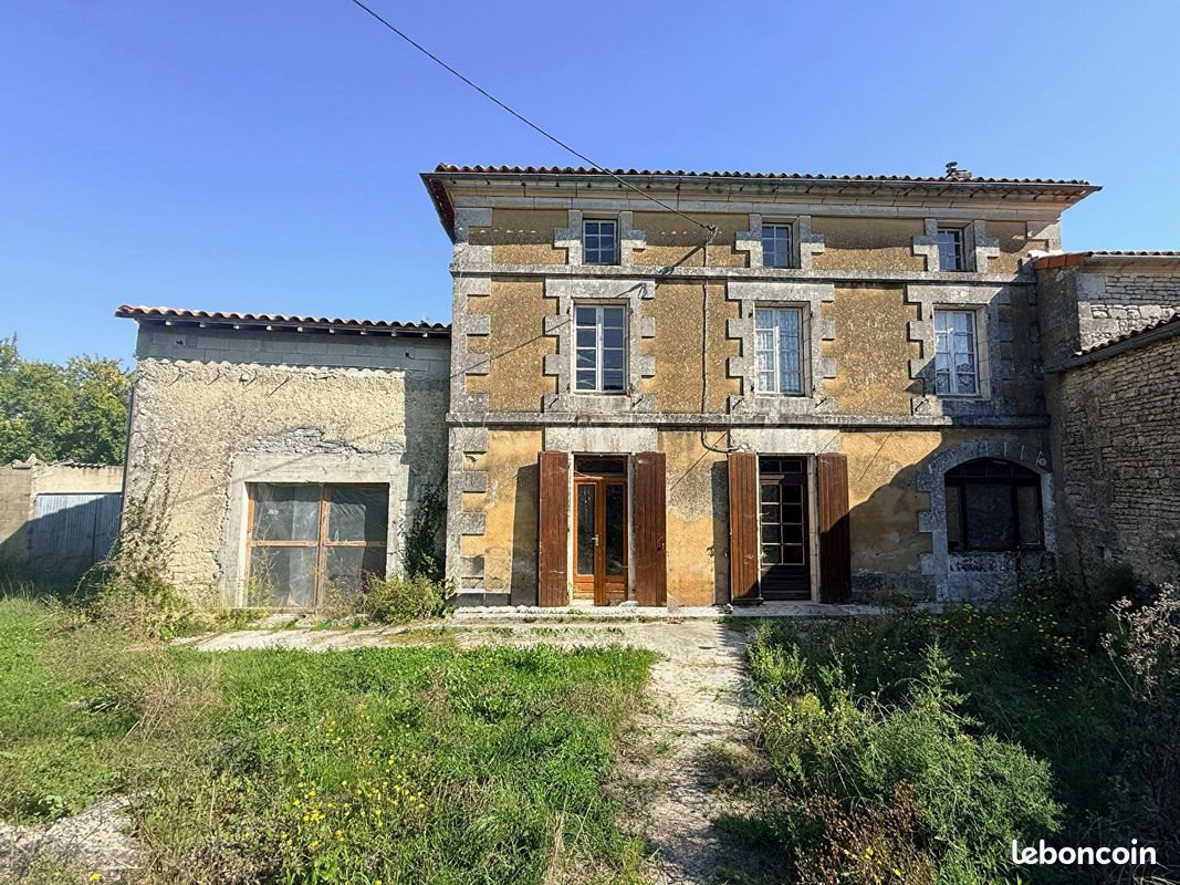 Maison à vendre, 150m², Saint-Genis-d'Hiersac