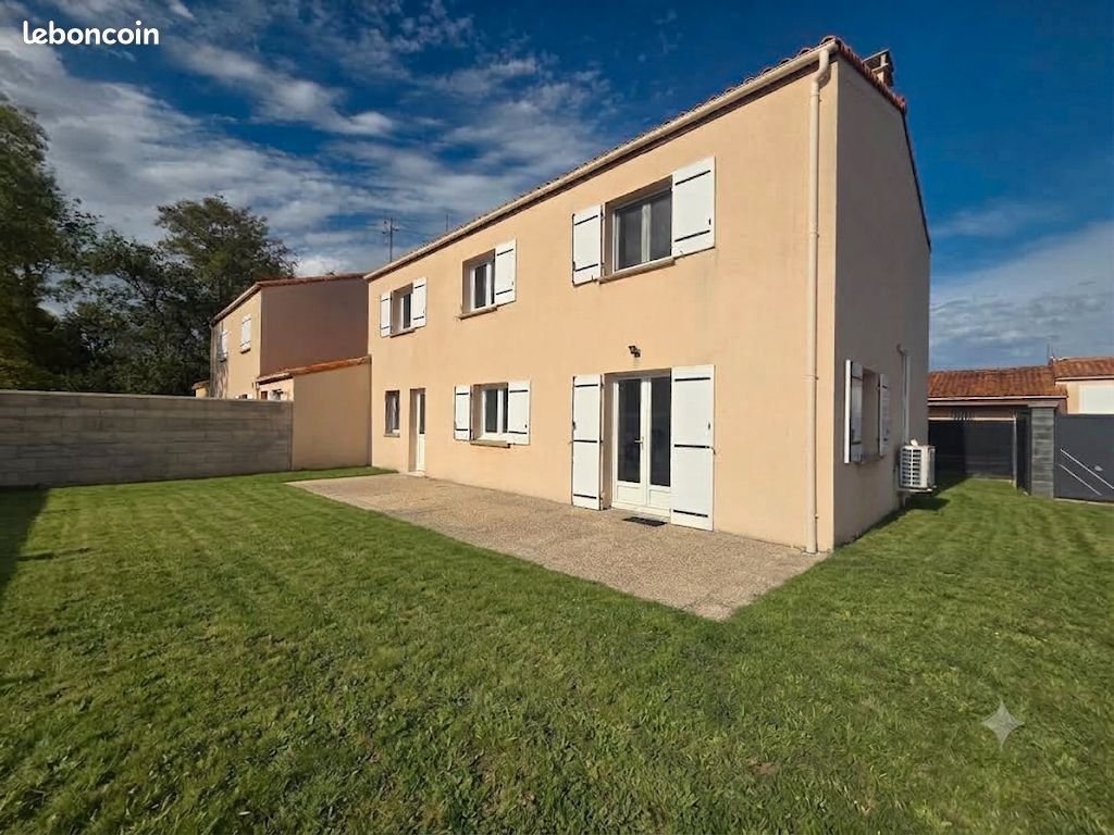 Maison à louer, 151m², Ruelle-sur-Touvre