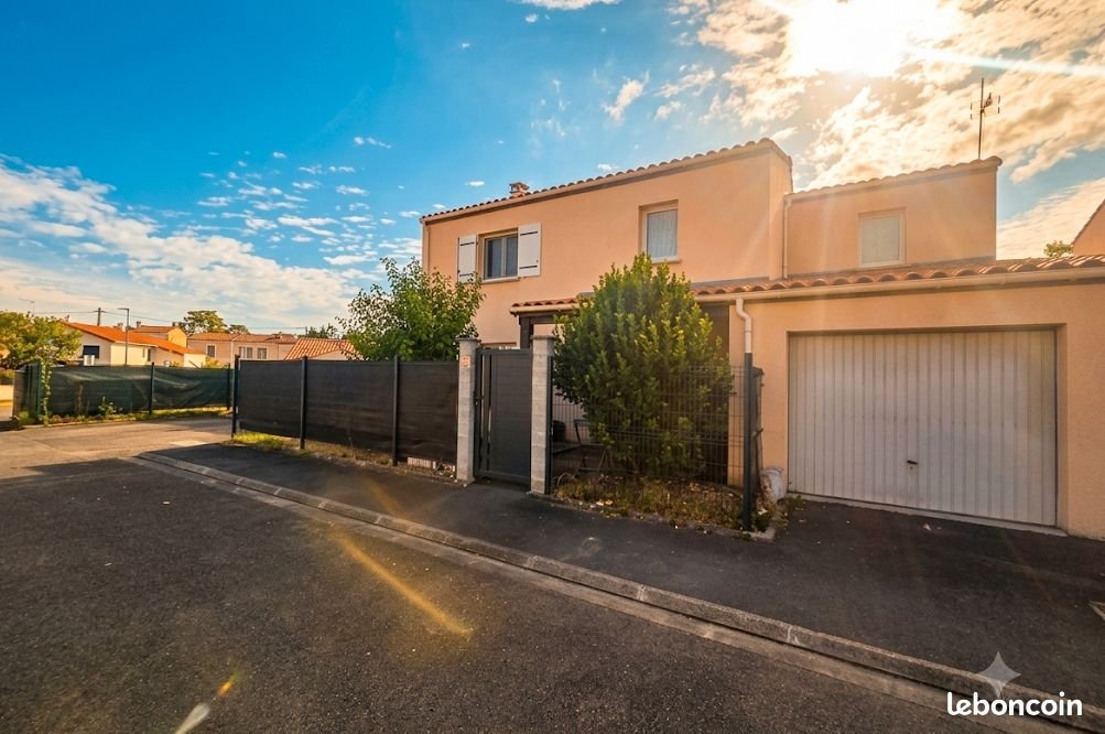 Maison à louer, 151m², Ruelle-sur-Touvre