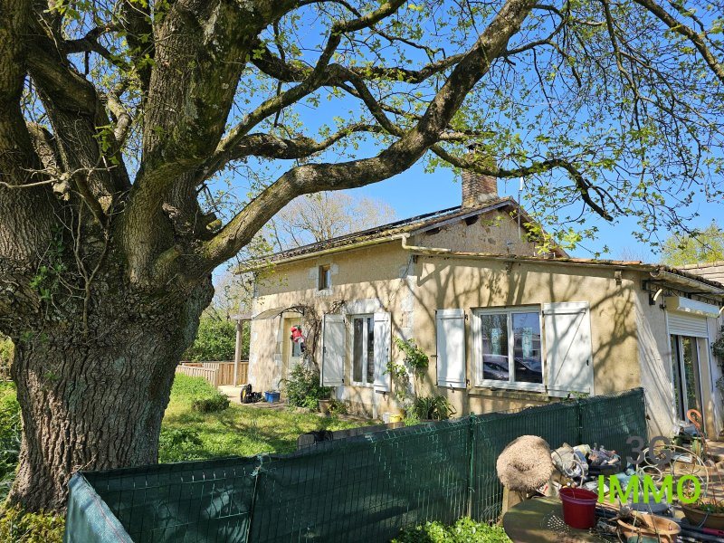 Maison à vendre, 3m², Benassay
