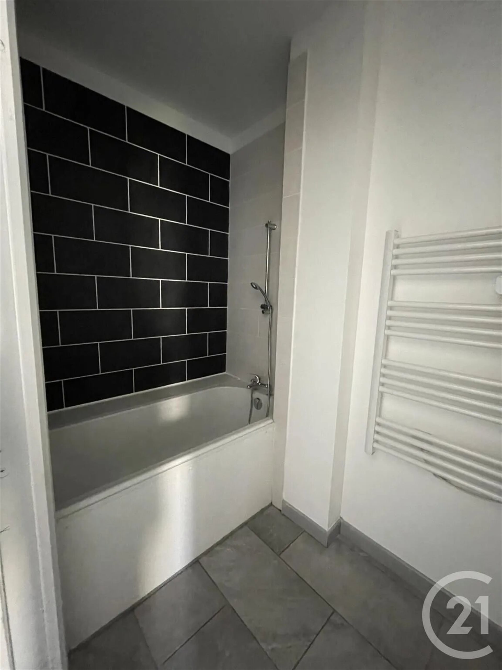 Appartement à louer, 95m², Arthès