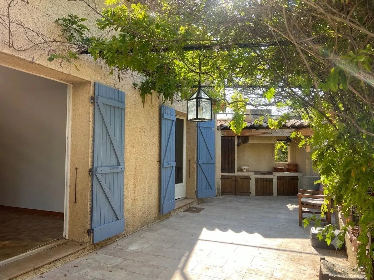 Maison à vendre, 216m², La Bastidonne