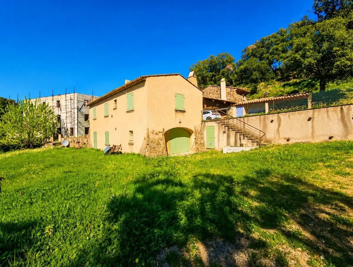 Maison à vendre, 935m², La Garde-Freinet