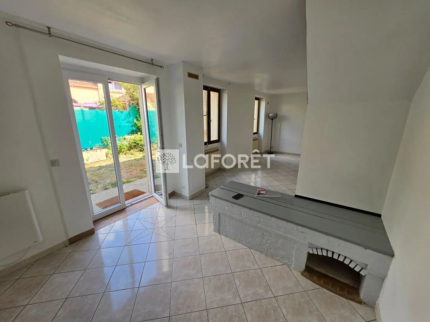 Maison à louer, 4m², Montereau-Fault-Yonne