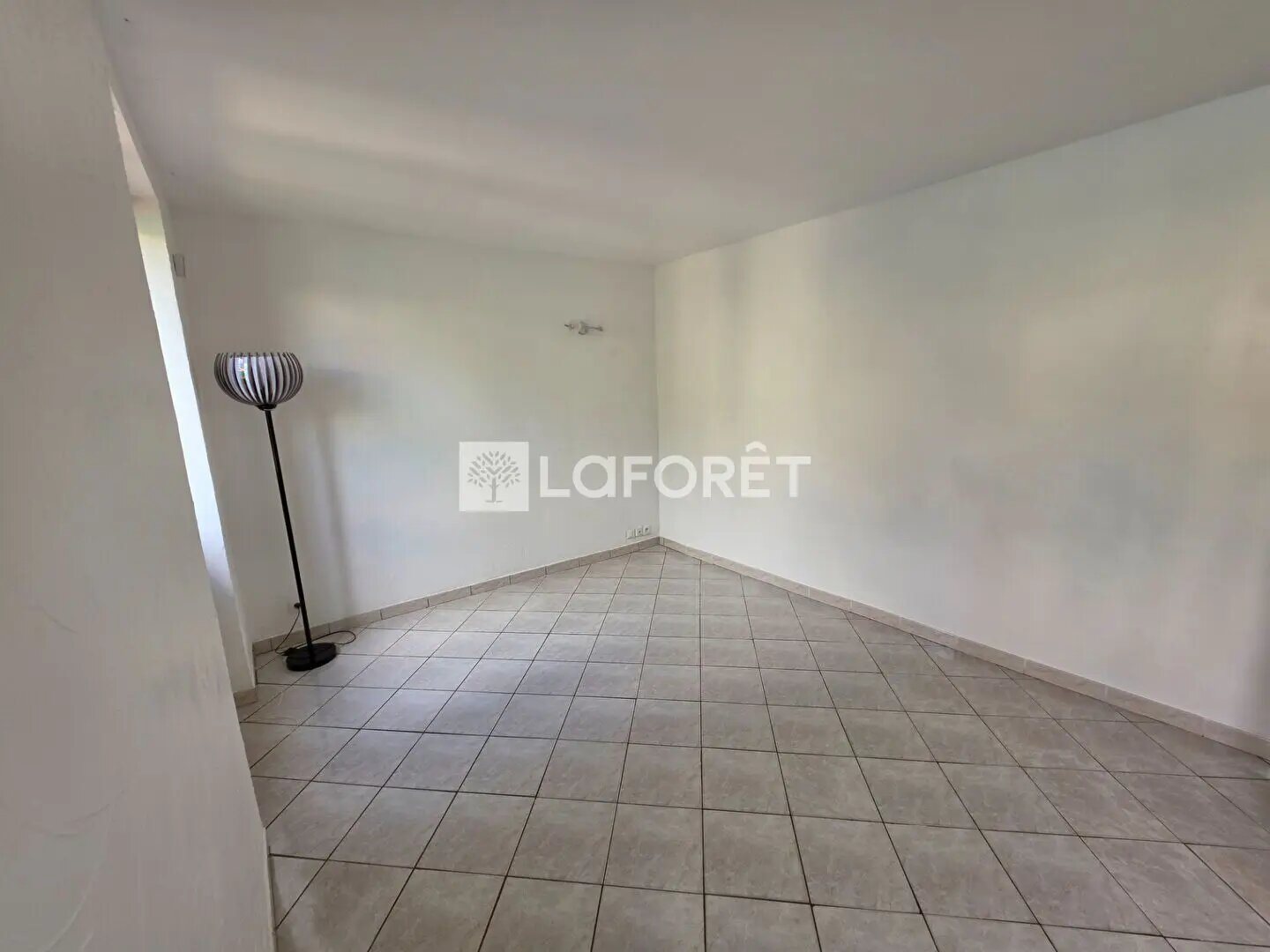 Maison à louer, 4m², Montereau-Fault-Yonne
