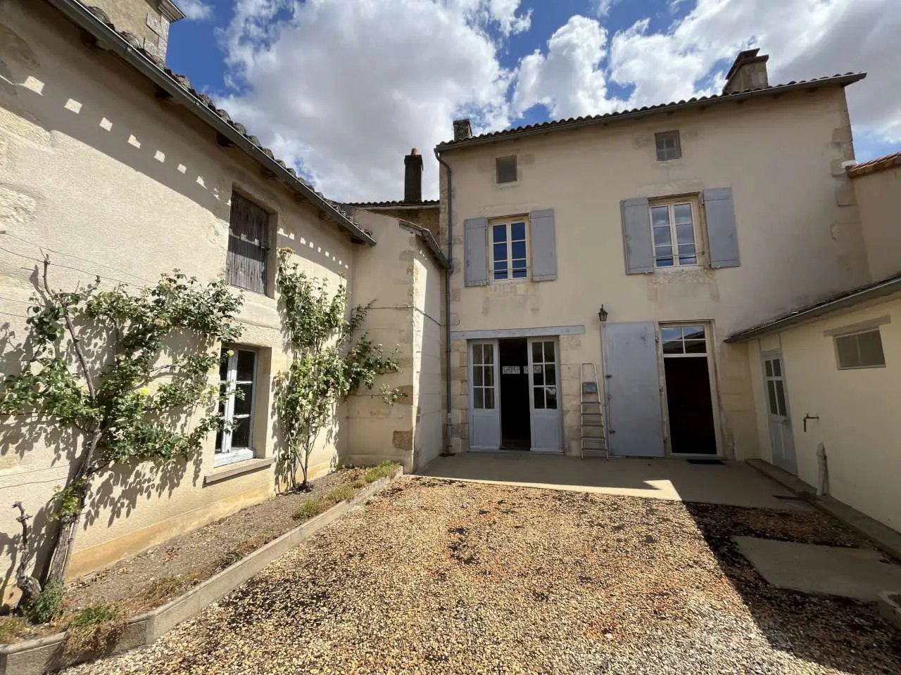 Maison à vendre, 119m², Gençay