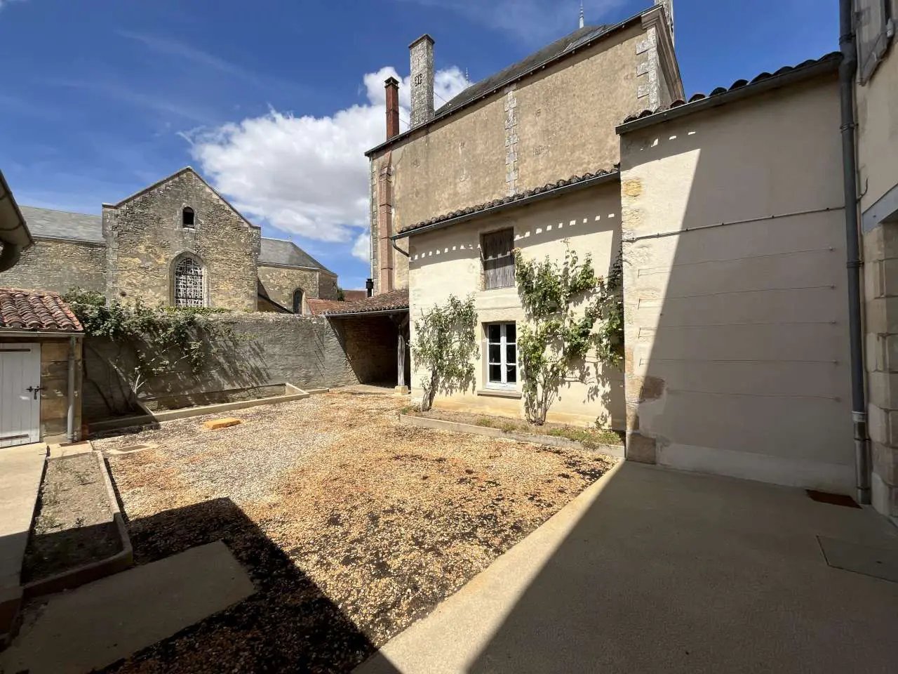 Maison à vendre, 119m², Gençay