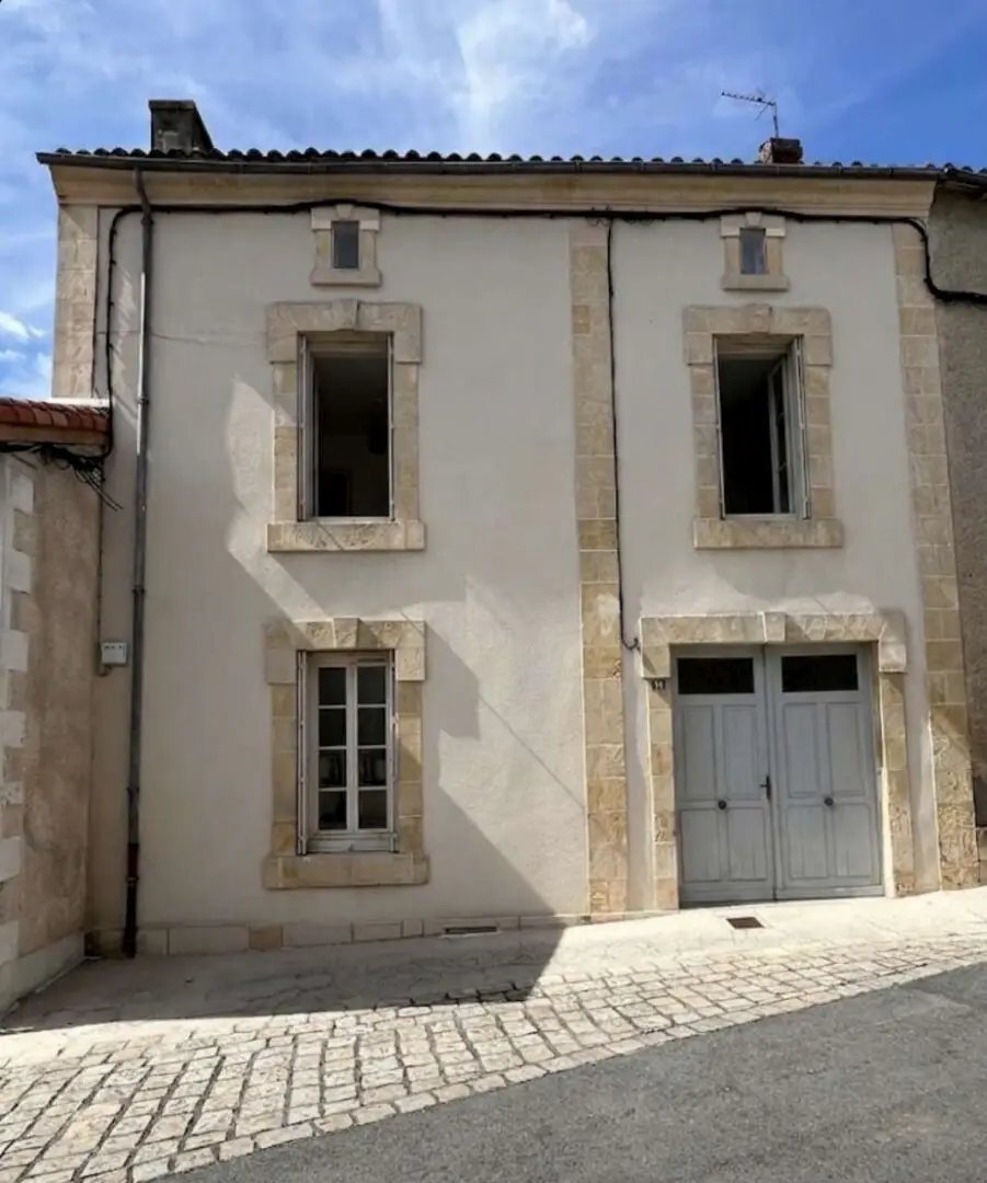 Maison à vendre, 119m², Gençay