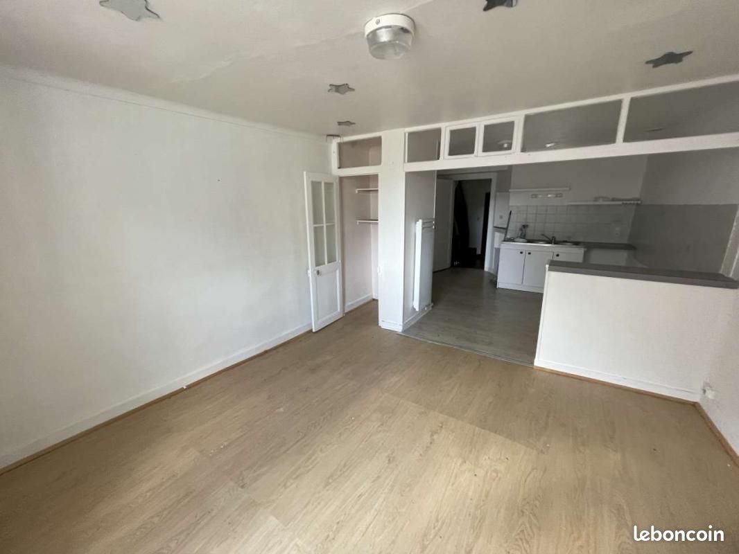 Maison à vendre, 82m², Gençay