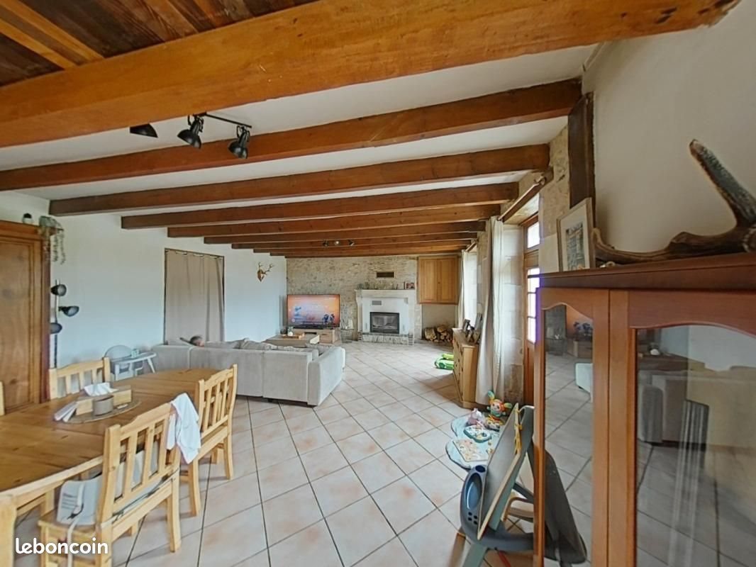 Maison à louer, 116m², Leignes-sur-Fontaine