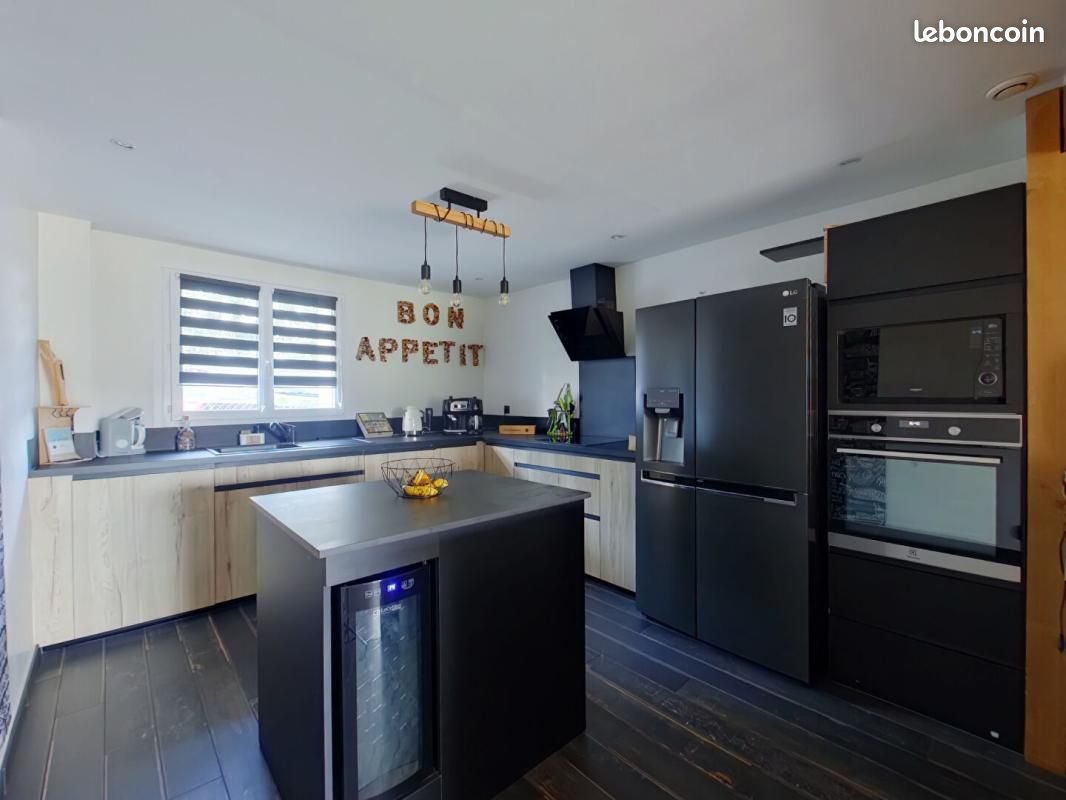 Maison à vendre, 128m², Fleuré