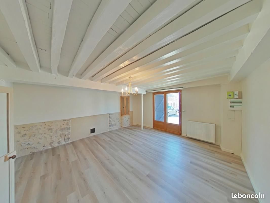 Maison à louer, 85m², Lathus-Saint-Rémy
