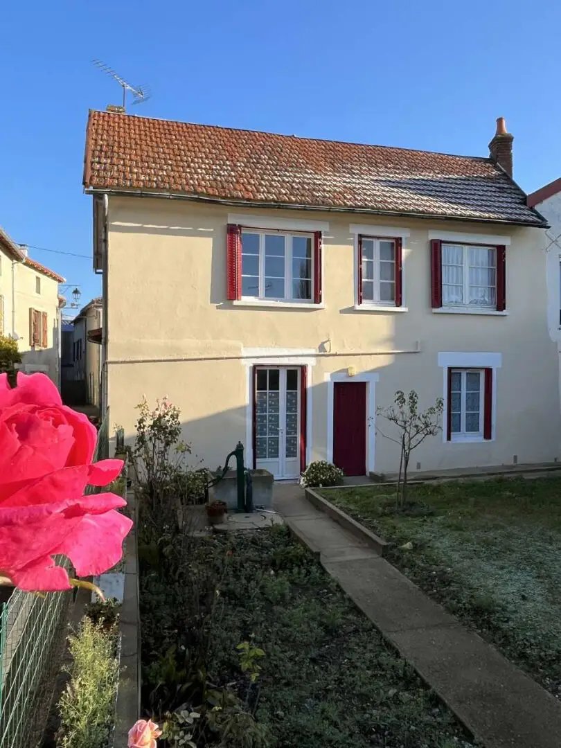 Maison à vendre, 104m², Usson-du-Poitou