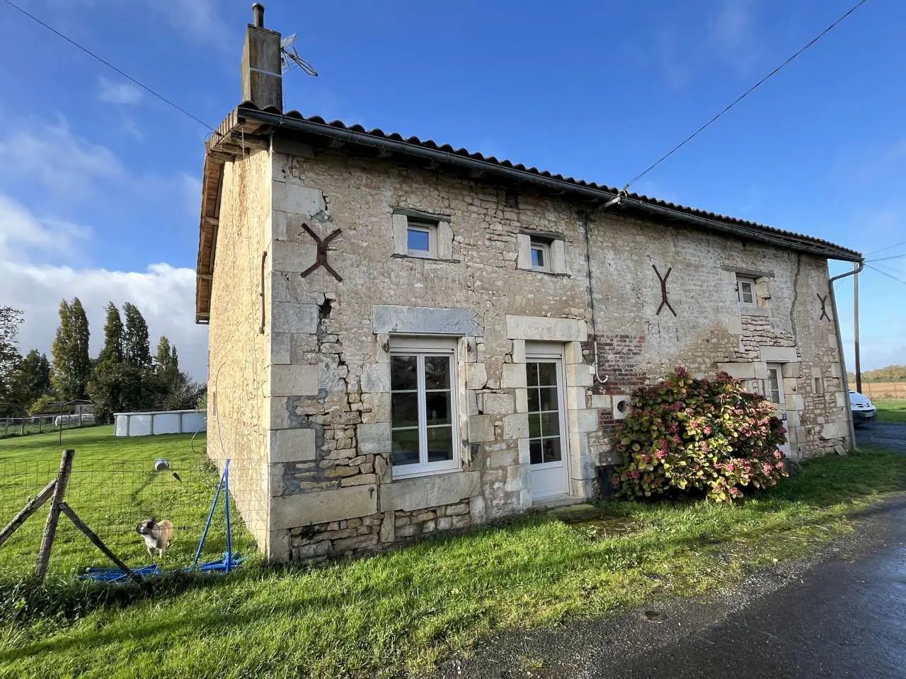 Maison à vendre, 208m², Usson-du-Poitou