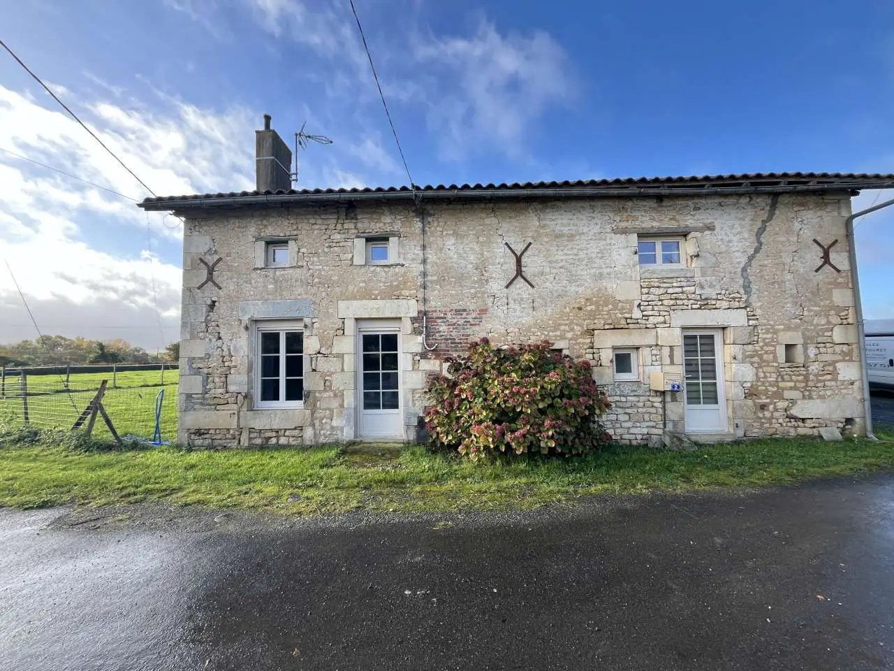 Maison à vendre, 208m², Usson-du-Poitou
