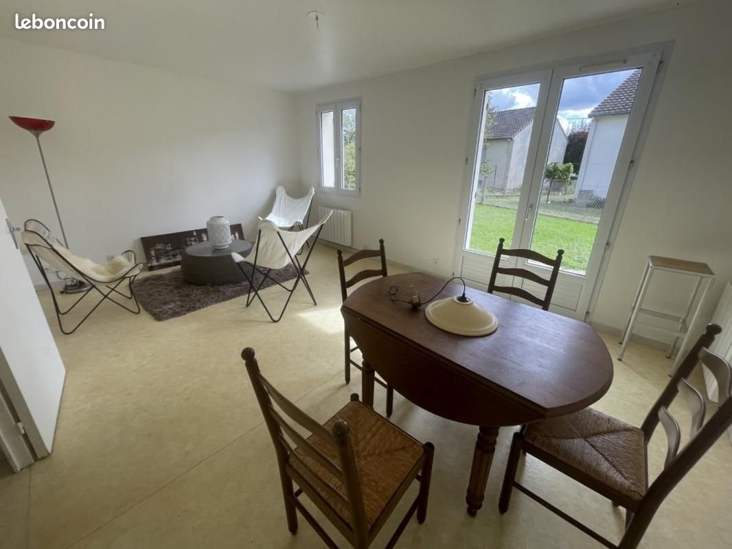 Maison à louer, 69m², Abilly
