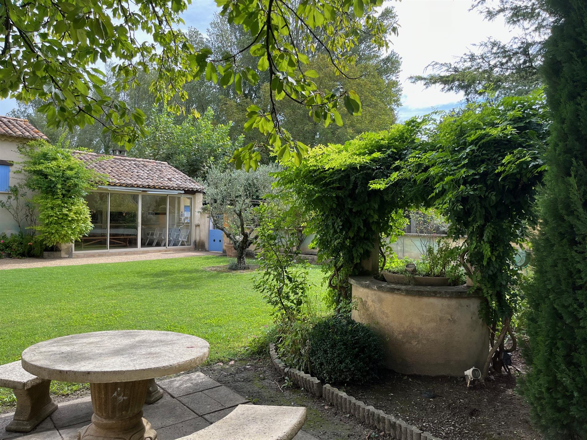 Maison à vendre, 540m², Althen-des-Paluds