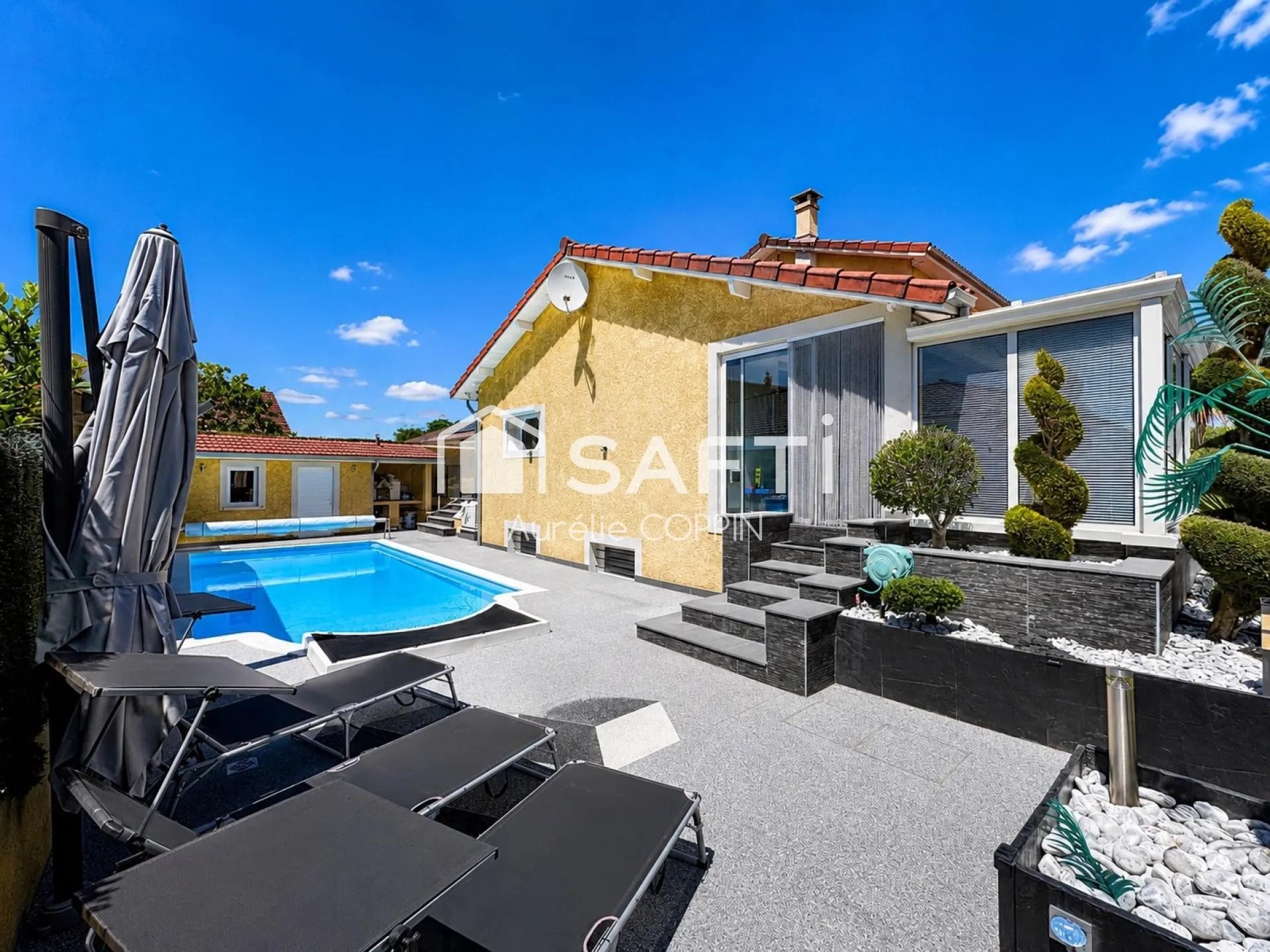 Maison à vendre, 166m², Loyettes