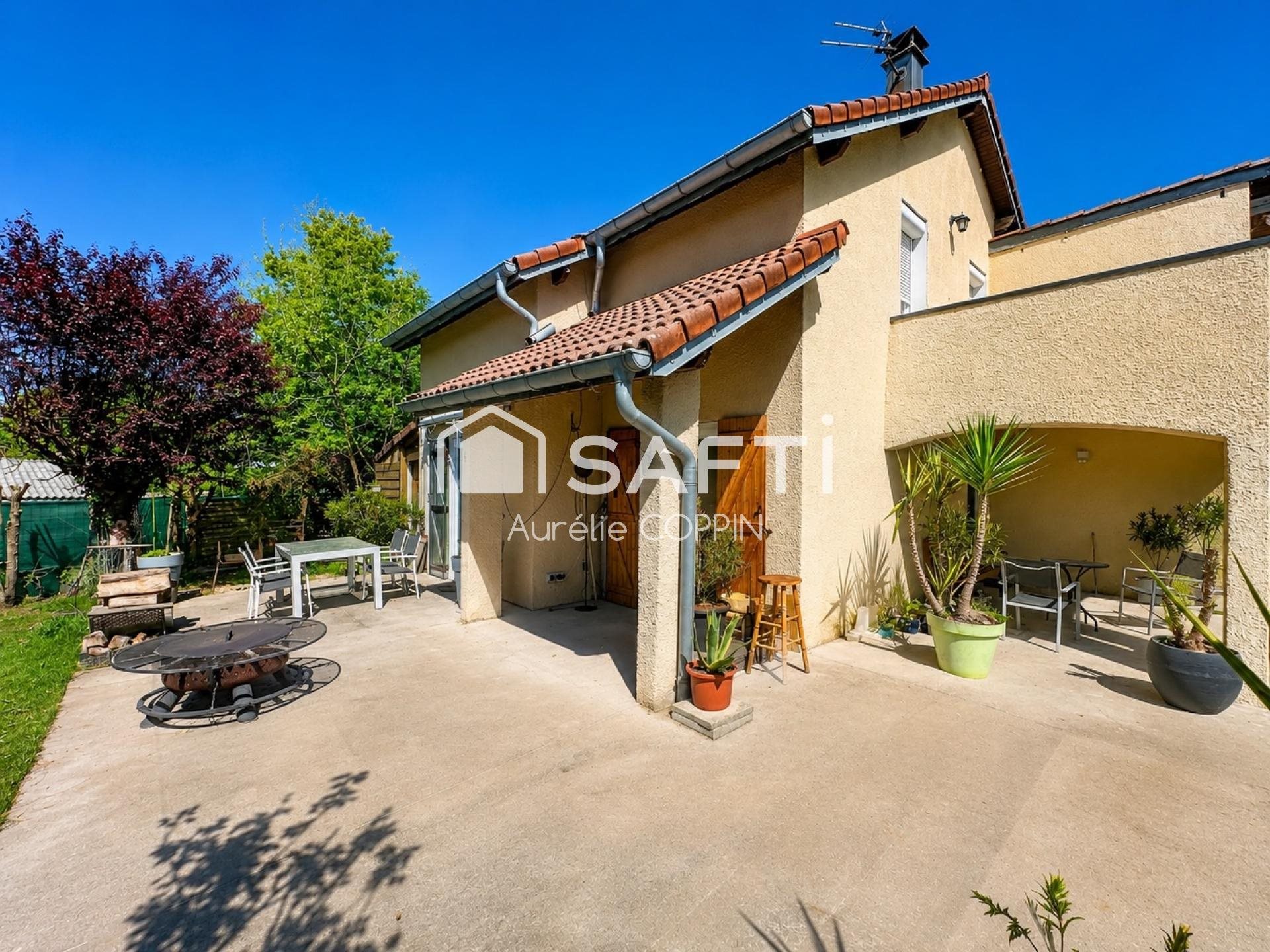 Maison à vendre, 115m², Leyrieu
