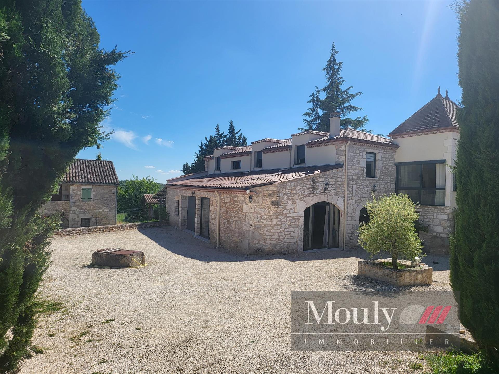 Maison à vendre, 240m², Lalbenque