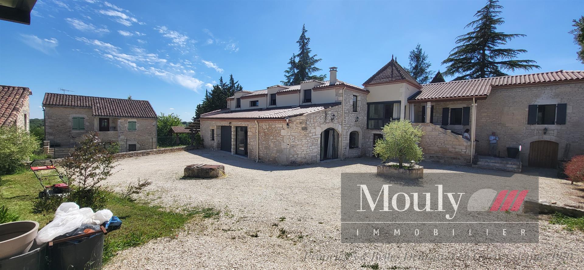 Maison à vendre, 240m², Lalbenque