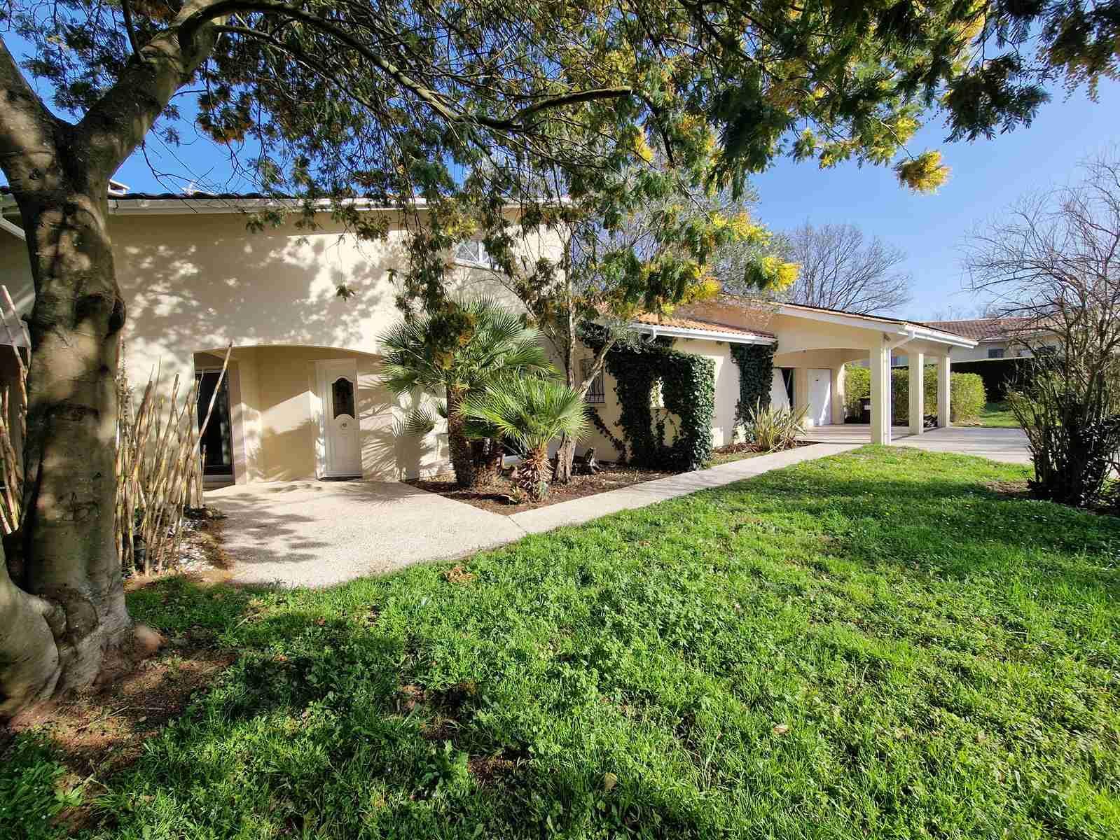 Maison à vendre, 246m², Plassac