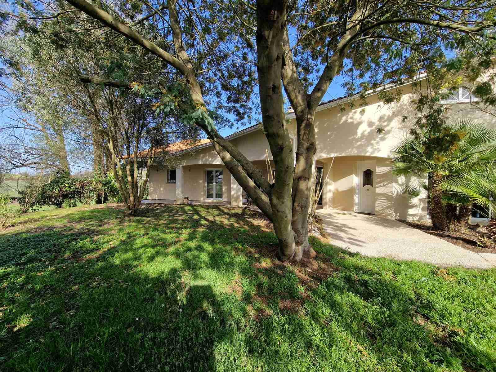 Maison à vendre, 246m², Plassac