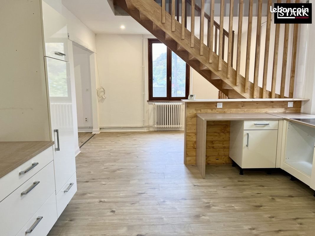 Appartement à louer, 102m², Cravanche