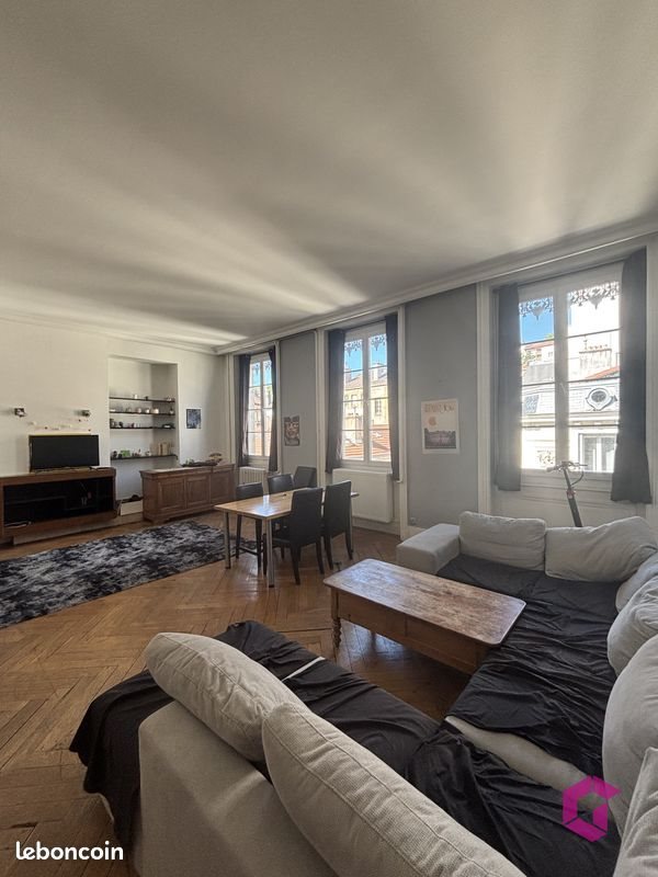 Appartement à vendre, 211m², Saint-Etienne