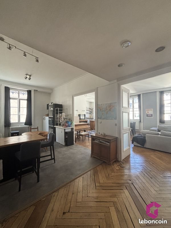 Appartement à vendre, 211m², Saint-Etienne