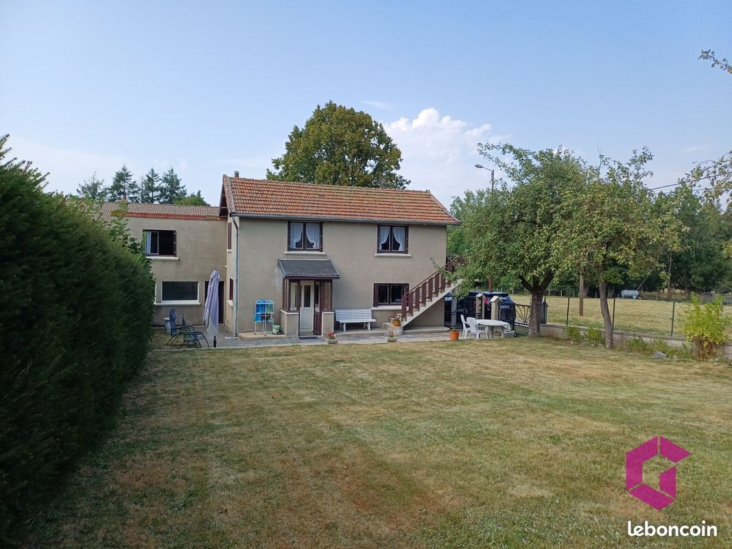 Maison à vendre, 121m², Saint-Jeures