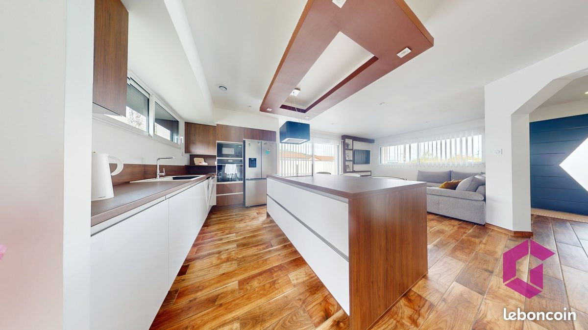 Maison à vendre, 122m², Perrier