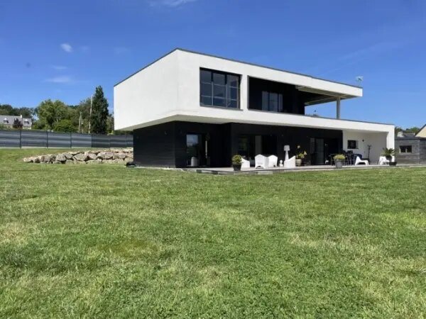 Maison à vendre, 187m², Plomodiern